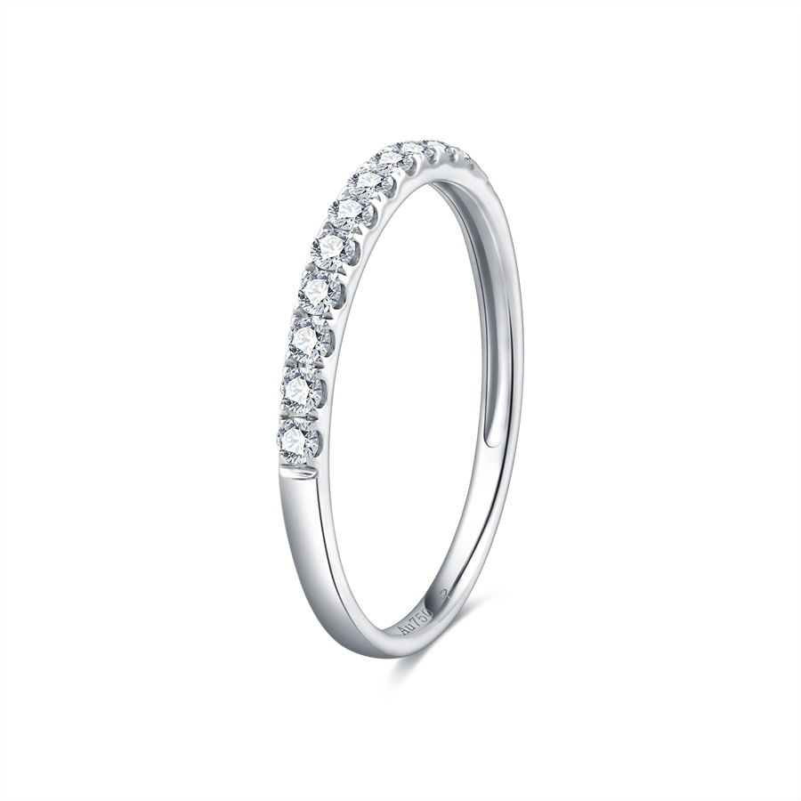 18K GOLD DIAMOND RING