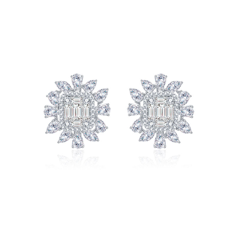 18K GOLD DIAMOND EARRINGS